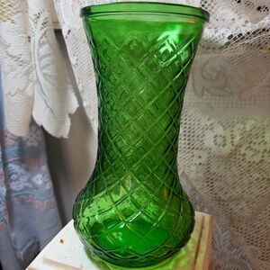 Vintage Hoosier Glass Emerald Green Vase 4086 🌿